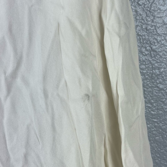 Vince 100% Silk Ivory V Neck Long Sleeve Top Sz L Button Quiet Luxury Mature - Picture 5 of 10